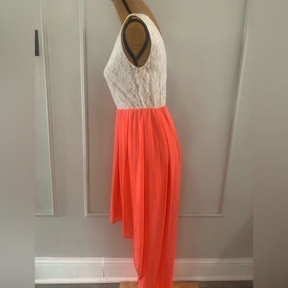 Alythea High-low Sleeveless Dress - Picture 3 of 12